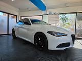Alfa Romeo Giulia 2.2jtdm AT8 2017 99000km - weiße Alfa Romeo Giulia