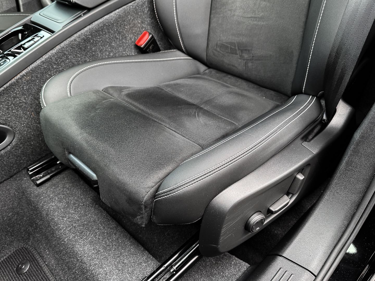 Volvo XC40 B4 B Ultimate Dark 2WD StandHZG Memory Sitz foto 14