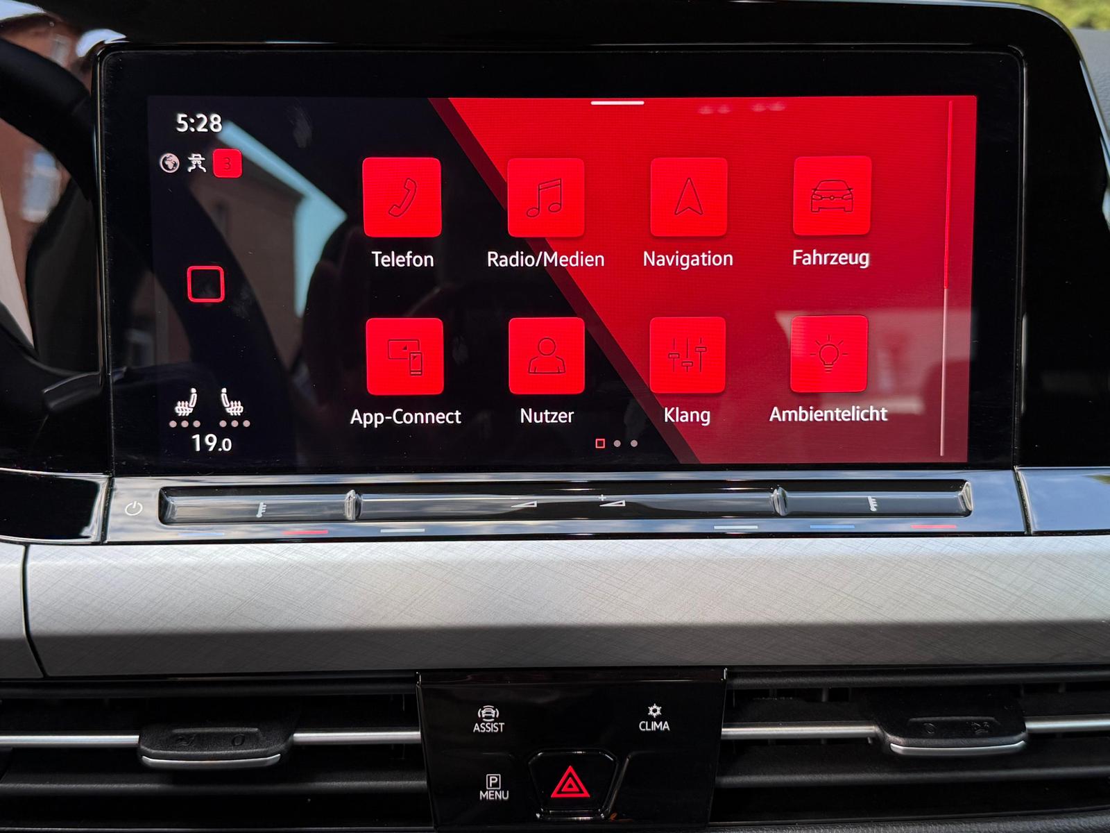 Volkswagen Golf 1.0 eTSI Limo Life LED+NAVI+ACC+SHZ+CARPLAY, миниатюра 24