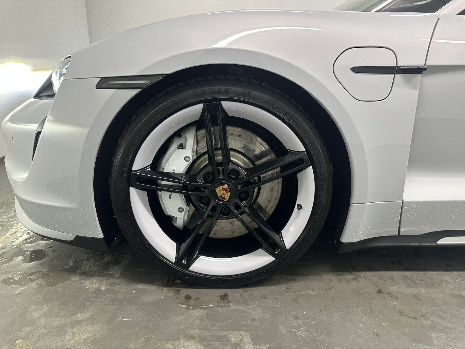 Fahrzeugabbildung Porsche Taycan Turbo *VOLL*KERAMIC*PANORAMA*