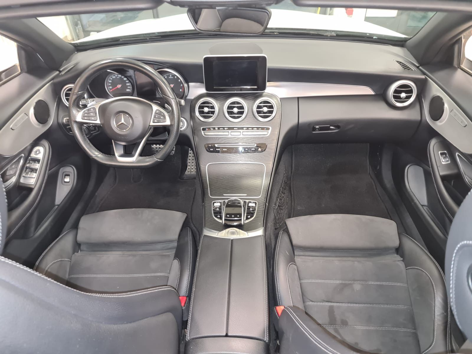 Fahrzeugabbildung Mercedes-Benz C 250 Cabrio / LED / NAVI / AMG-Line /SCHECKHEFT