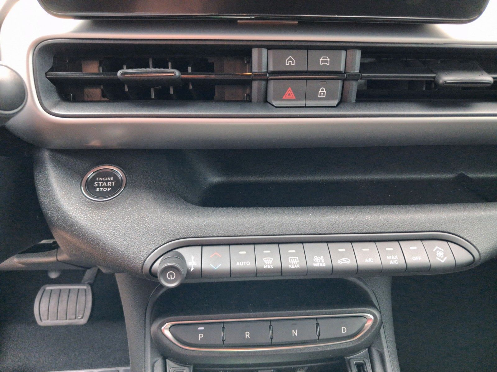 Fahrzeugabbildung Jeep Altitude Black Edition Leder Massage ACC