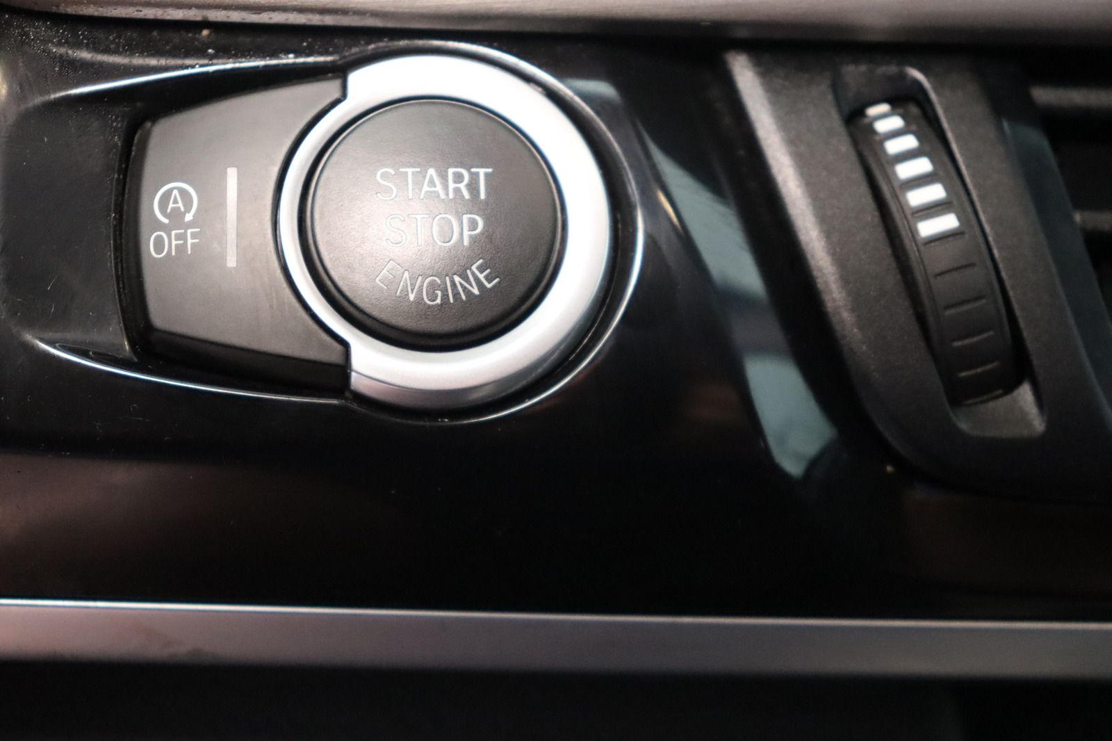 Fahrzeugabbildung BMW X5 xDrive * Memory * Sitzhzg./-lüftung