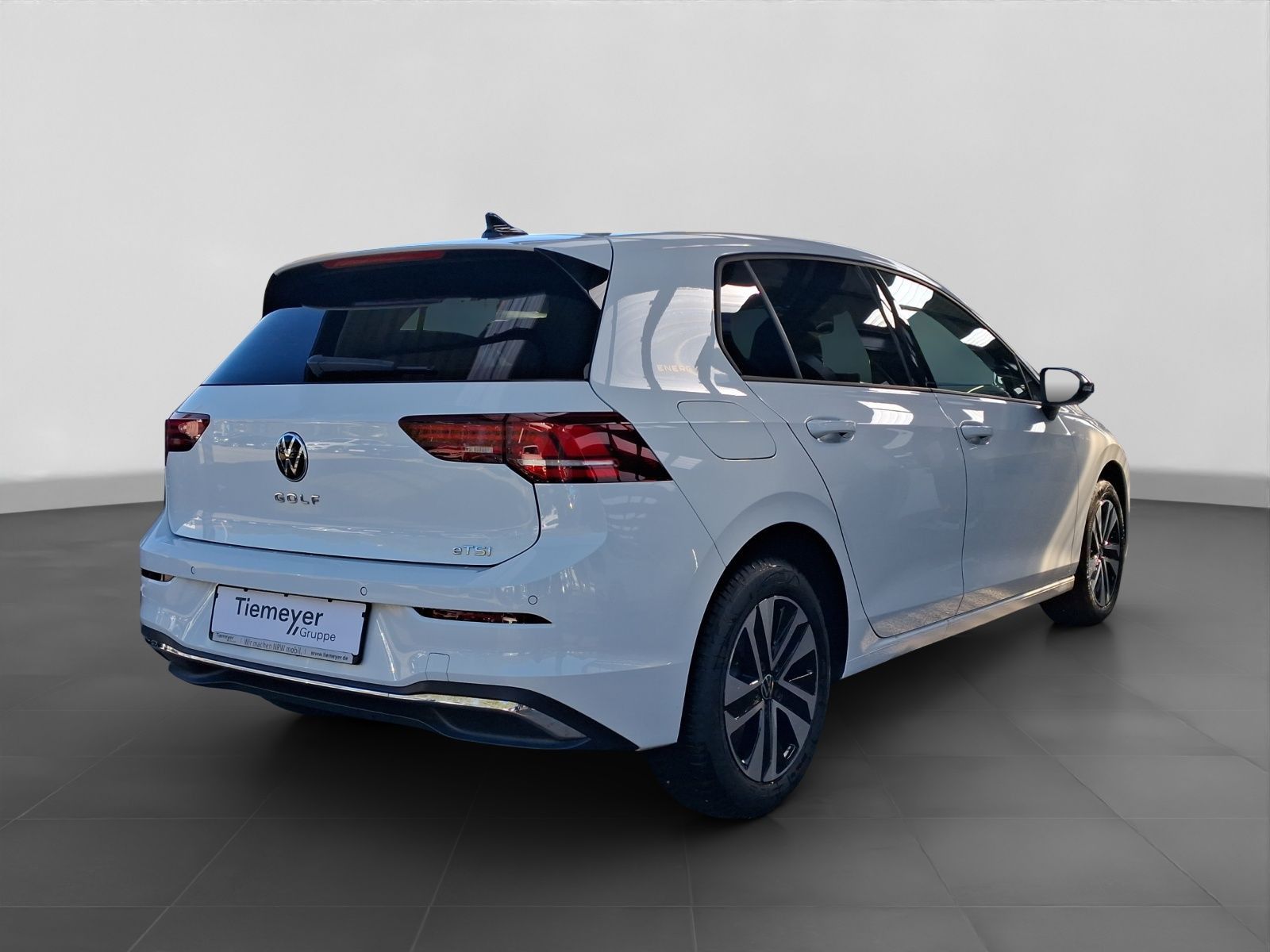 Volkswagen Golf 1.5 eTSI DSG ENERGY PANO ASSIST 360° foto 3