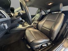 BMW 320 i Navi SHZ 19" Alus PDC Leder 