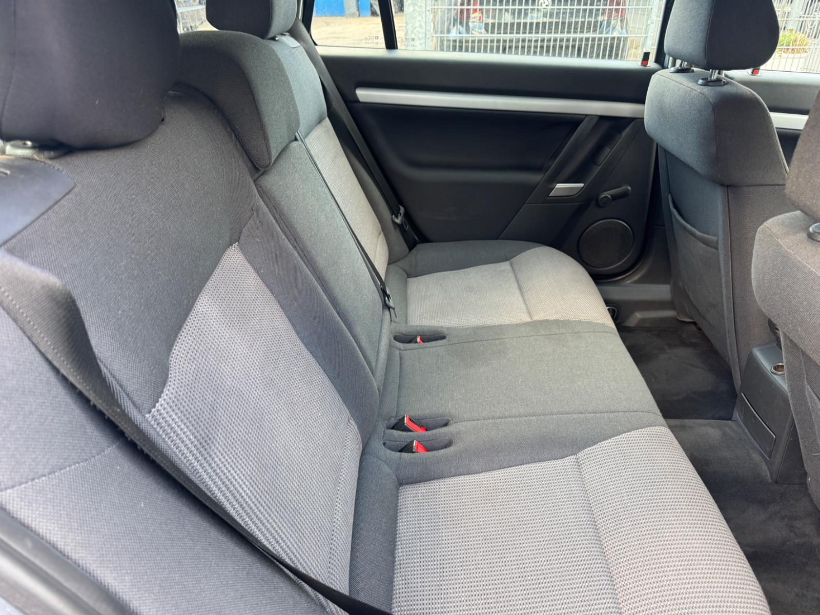 Opel Vectra 2004 — photo 9