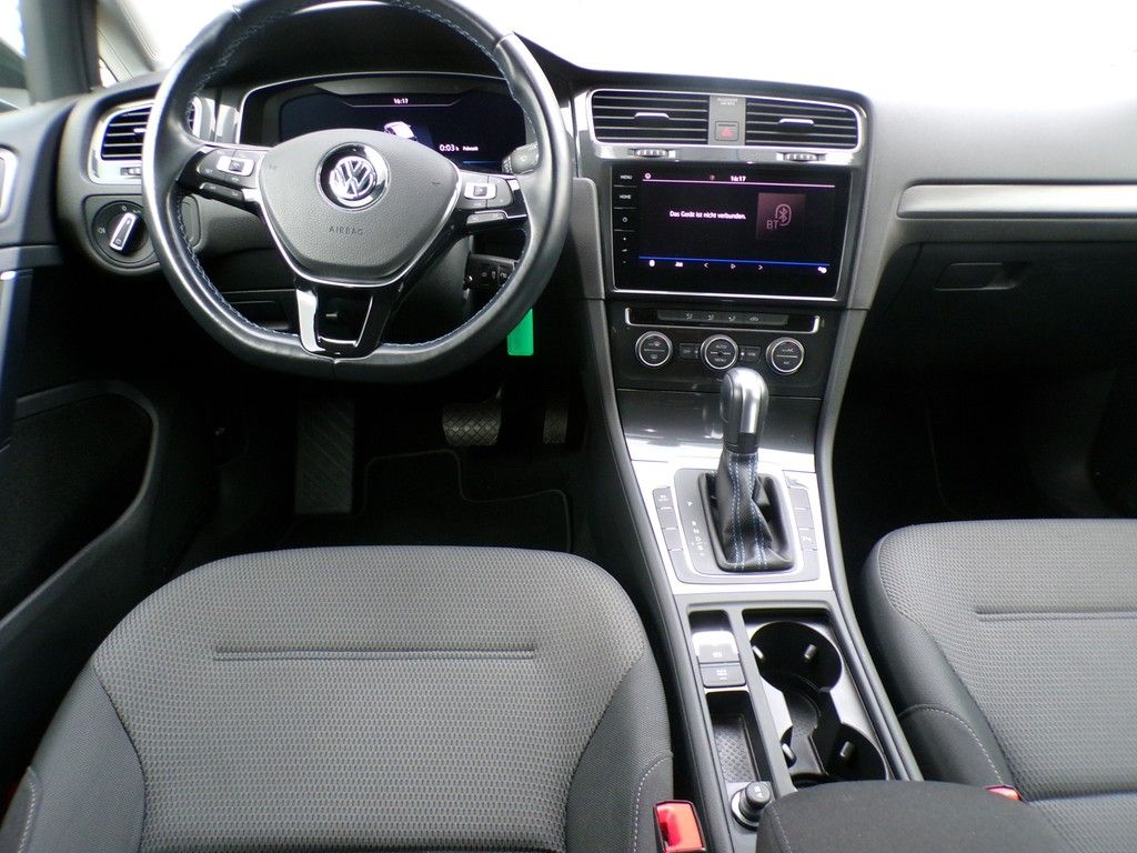 Fahrzeugabbildung Volkswagen Golf VII e-Golf *CCS Ladedose*ACC*Active Info Di