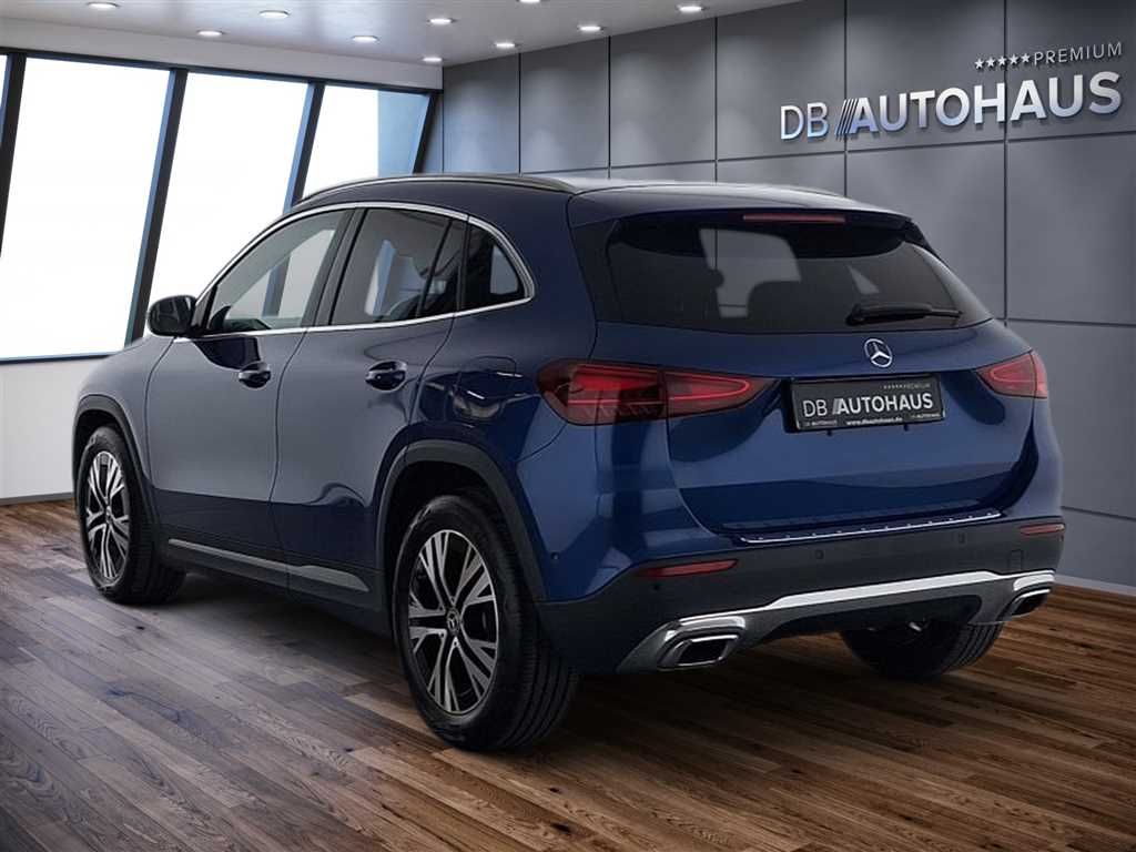Mercedes-Benz GLA 180 Prgressive Line Advanced DCT Standhz foto 6