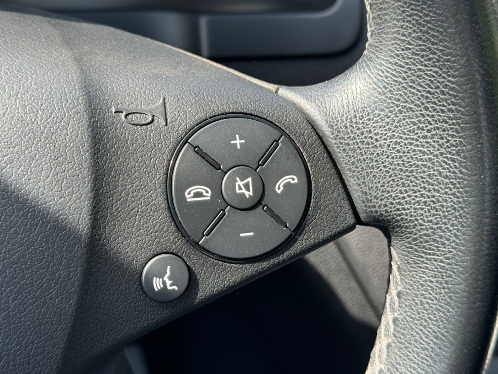 Fahrzeugabbildung Mercedes-Benz C 200 CGI BlueEfficiency/Klimaautom./Tempo.
