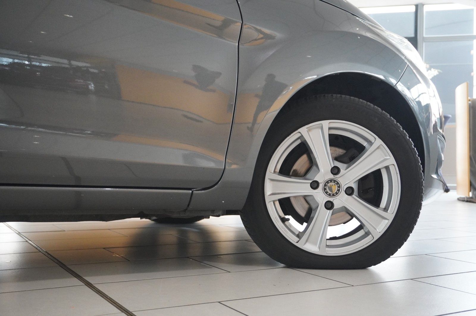 Fahrzeugabbildung Ford Fiesta 1,0 TREND 5-TÜR LED/SHZ/PDC/NEBEL/USB