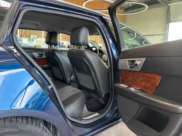 Jaguar XF *Keyless*AHK*BI-XENON*Leder*2-Zonen*
