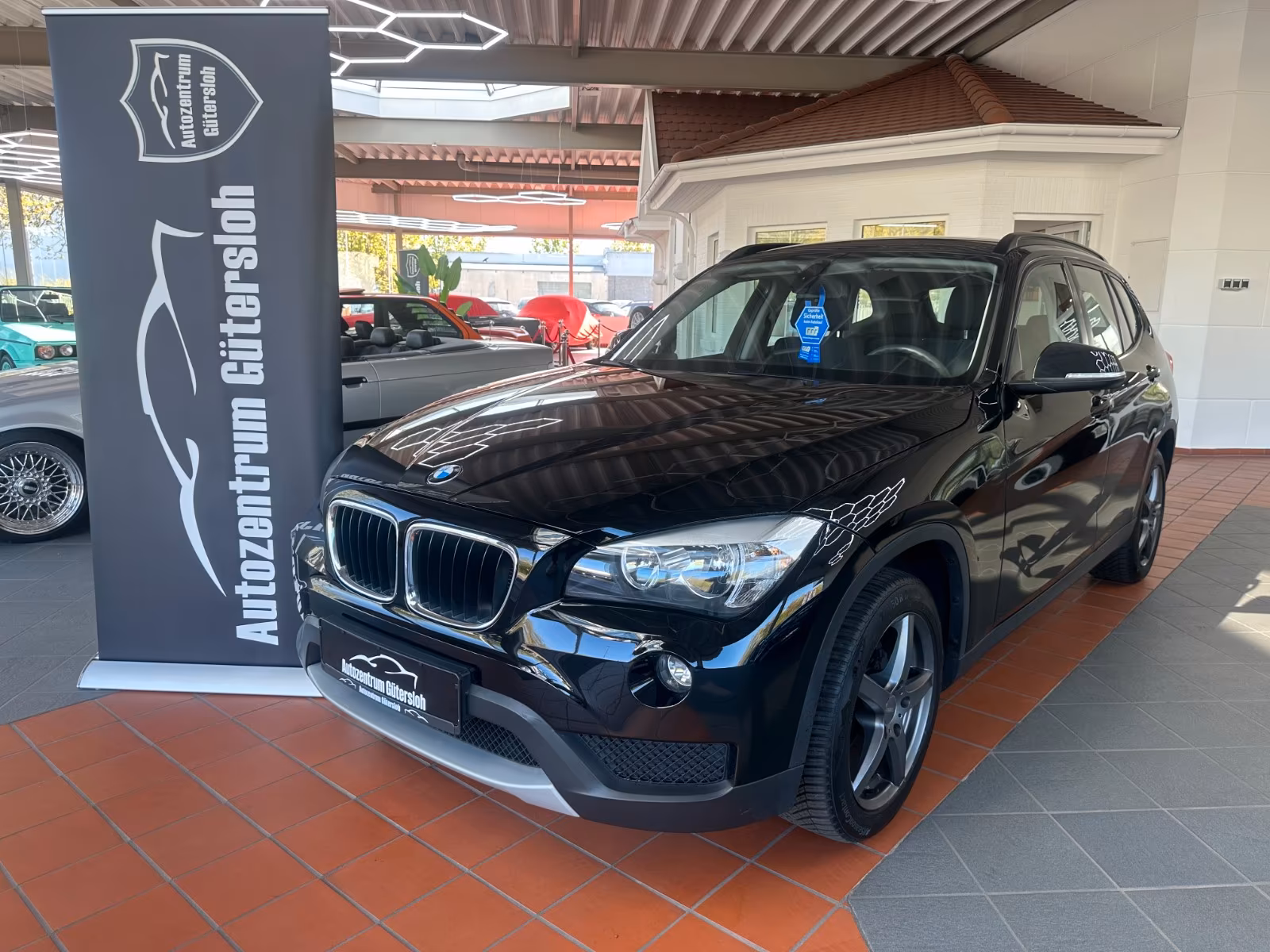 BMW X1 18 i sDrive * 2. Hand / ALLWETTER / GARANTIE