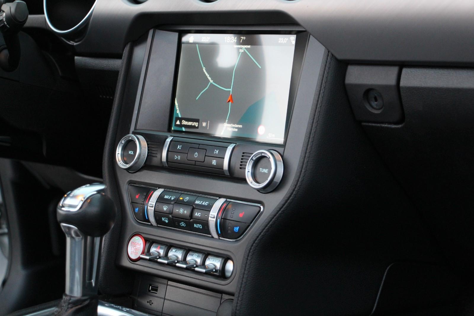 Ford Mustang 2.3 EcoBoost Cabrio / Premiumpaket
