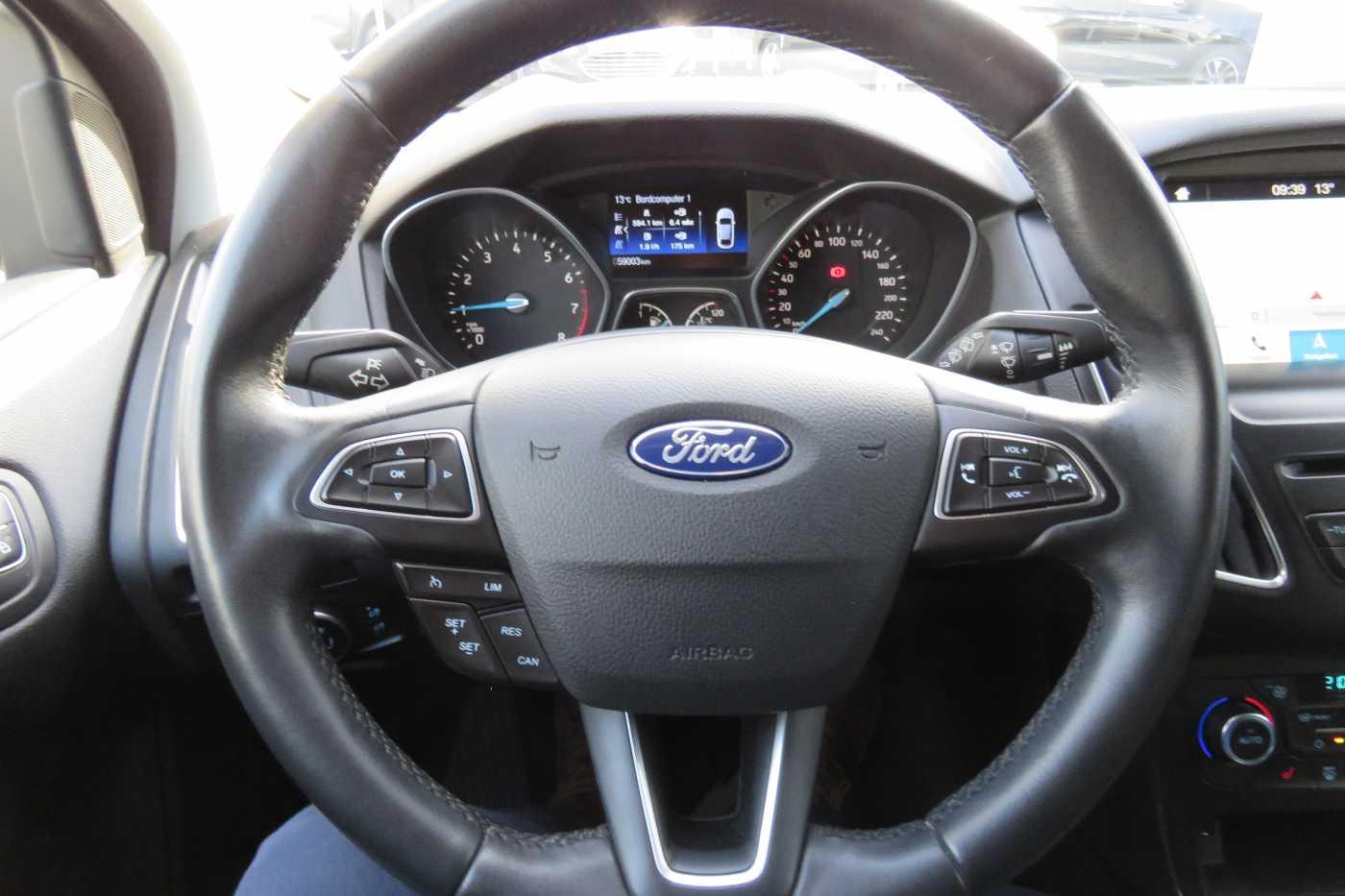 Ford Focus Turnier Titanium Navi AHK 81TKM