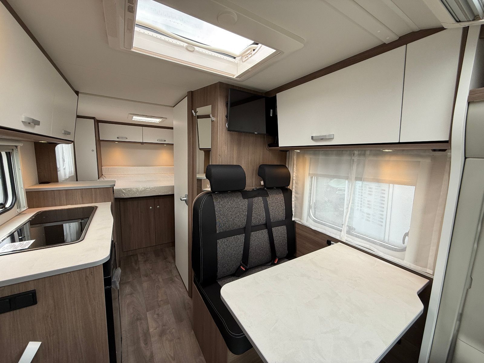 Fahrzeugabbildung Carado V339 pro+ - SUMMER-SALE - 7.822 € SPAREN !