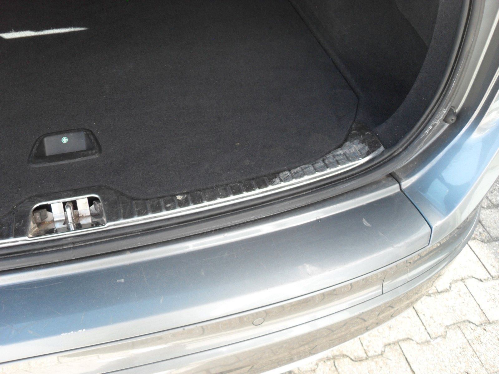 Fahrzeugabbildung Volvo XC 60 2.0 Automatik - Momentum 2WD