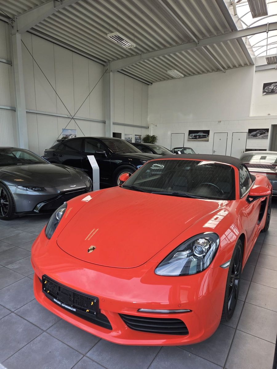 Fahrzeugabbildung Porsche Boxster/718/Lava-Orange/Sport Chrono/20 ZOll