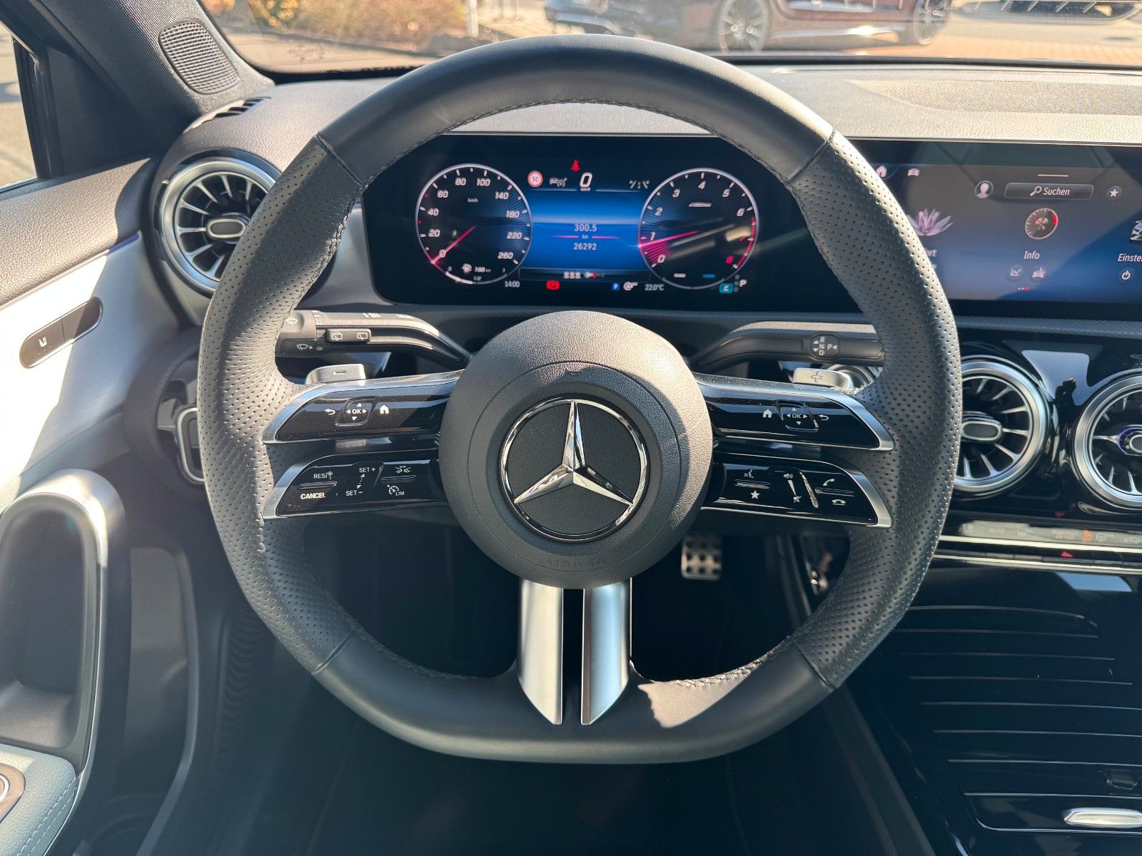 Fahrzeugabbildung Mercedes-Benz A 250 4Matic+AMG+AHK+Ambiente+RKF+Leder