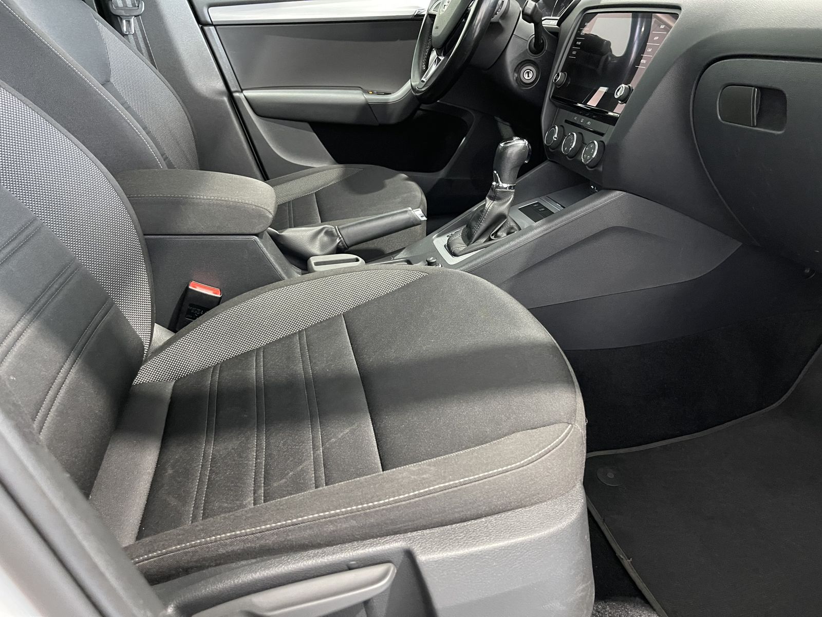 Fahrzeugabbildung SKODA Octavia Ambition 2.0 TDI*ACC*Navi*Klima*PDC*