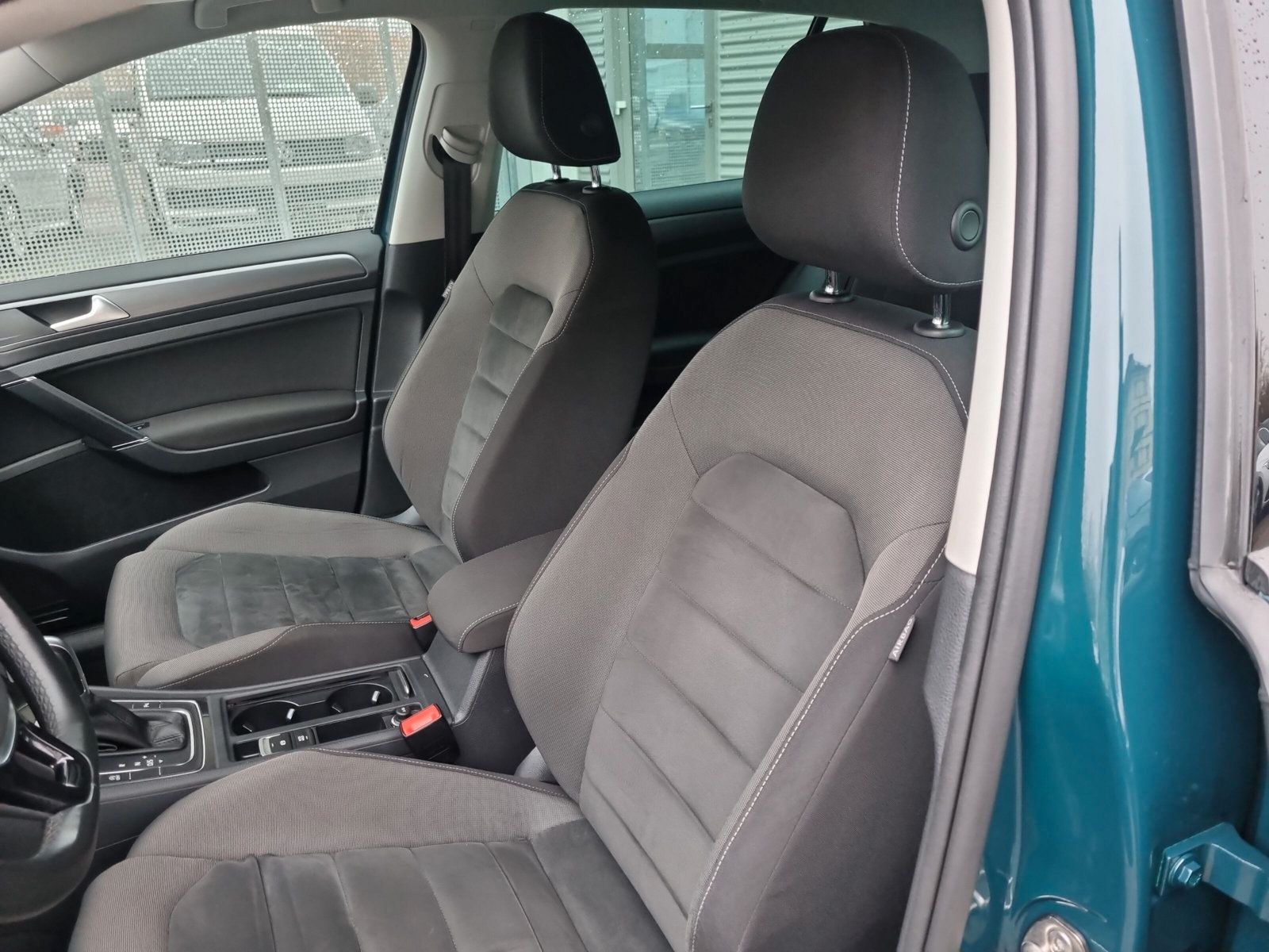 Fahrzeugabbildung Volkswagen Golf VII 1.0 TSI DSG APP NAVI ACC