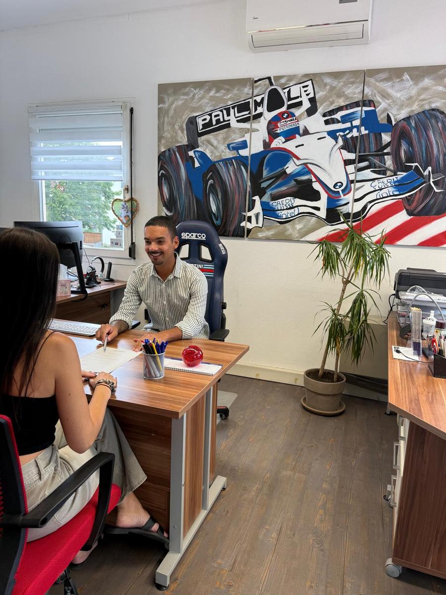 showroom-image-top