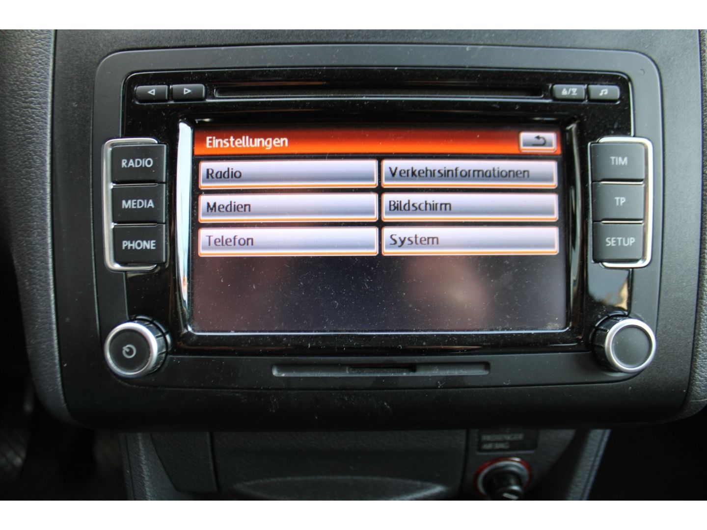 Fahrzeugabbildung Volkswagen Caddy Kombi Cross BMT AHK-abnehmbar Mehrzonenkli