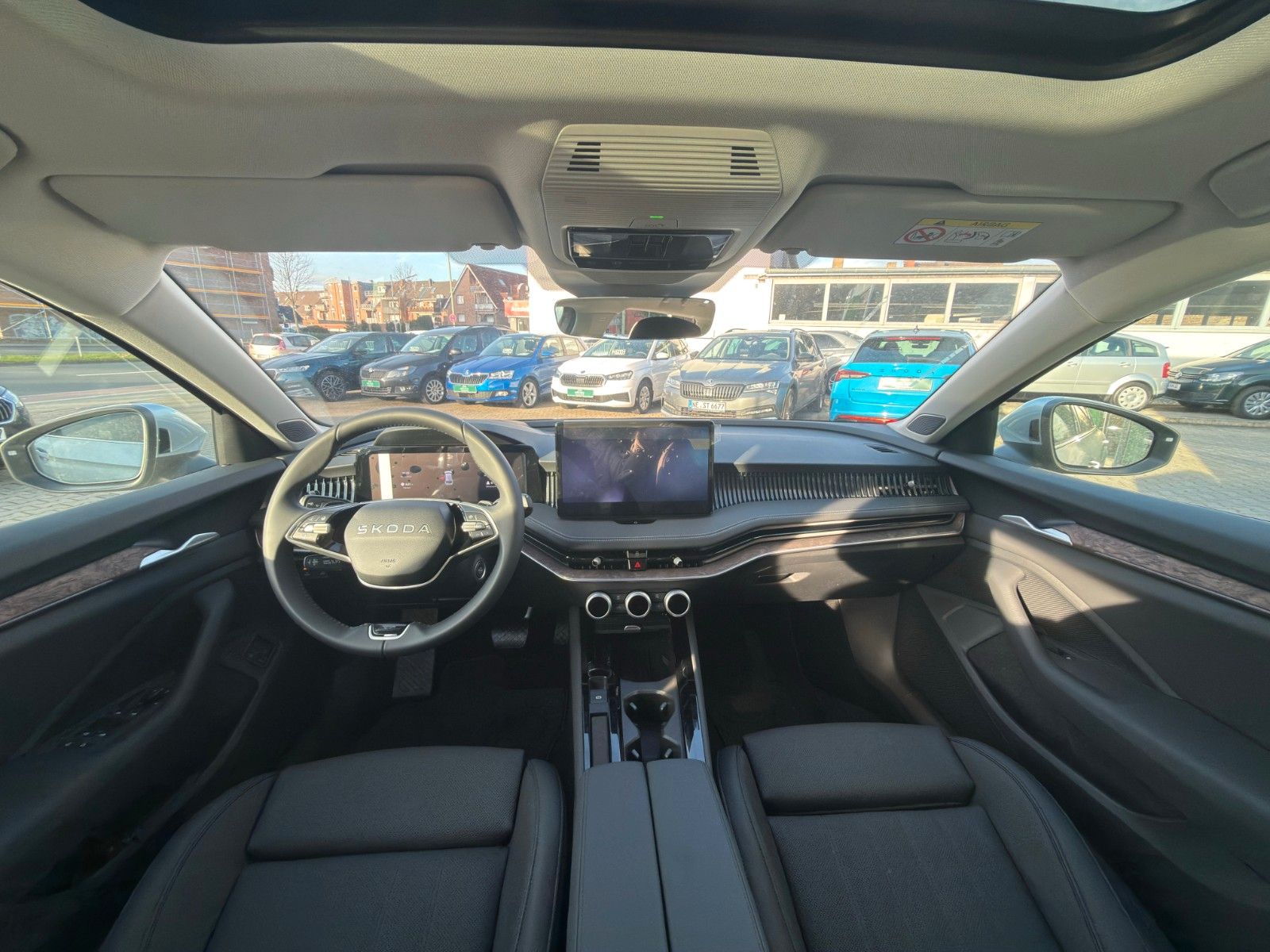 Fahrzeugabbildung SKODA Superb Combi 1.5 TSI iV 150 kW L&K