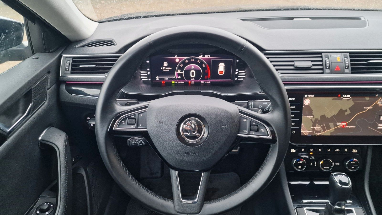 Skoda Superb Combi L&K AHK PANORAMA foto 23