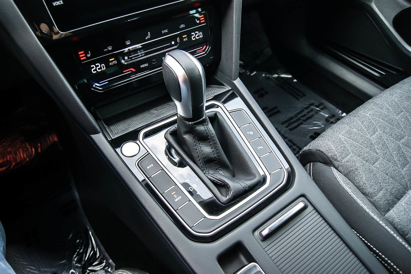 Fahrzeugabbildung Volkswagen Passat Variant GTE MATRIX-LED IQ.DRIVE ACC 1HAND