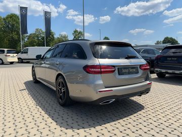 Mercedes E 200 - 3