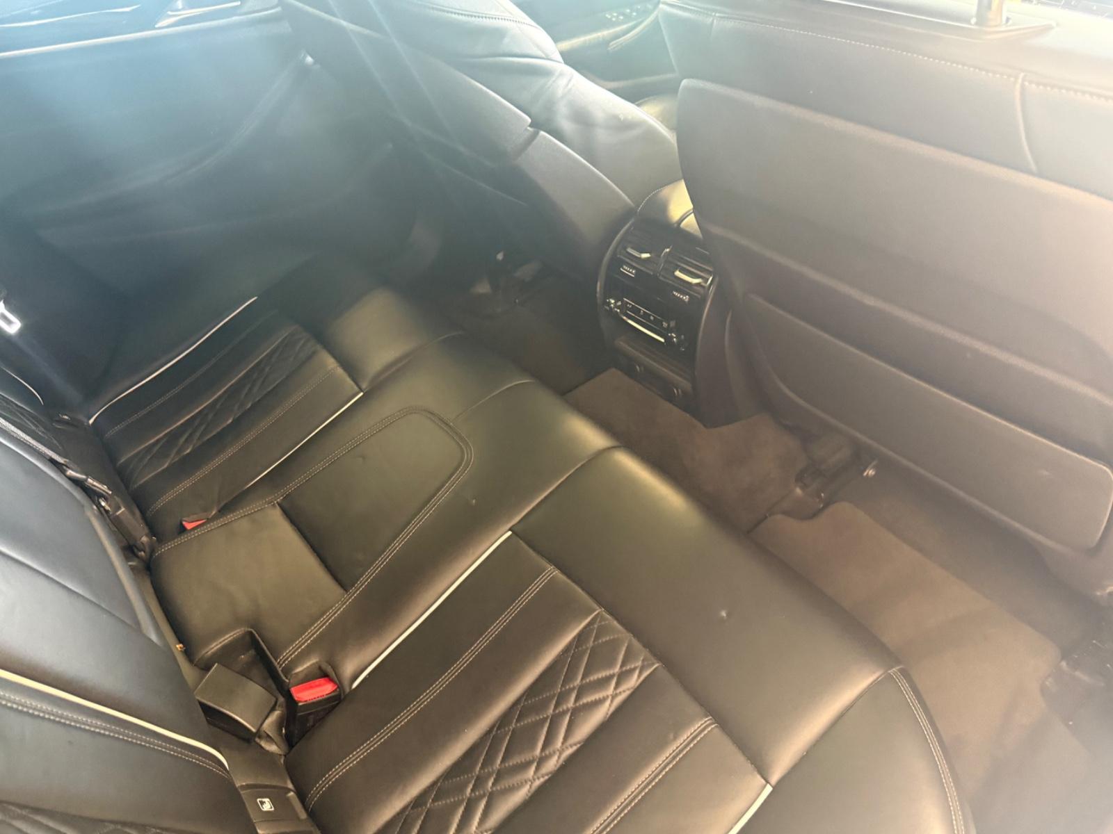 BMW M550i xDrive 4.4 V8 462 ch BVA / Bowers & Wilkins / Night Vision / Head-Up Display / Sièges ventilés