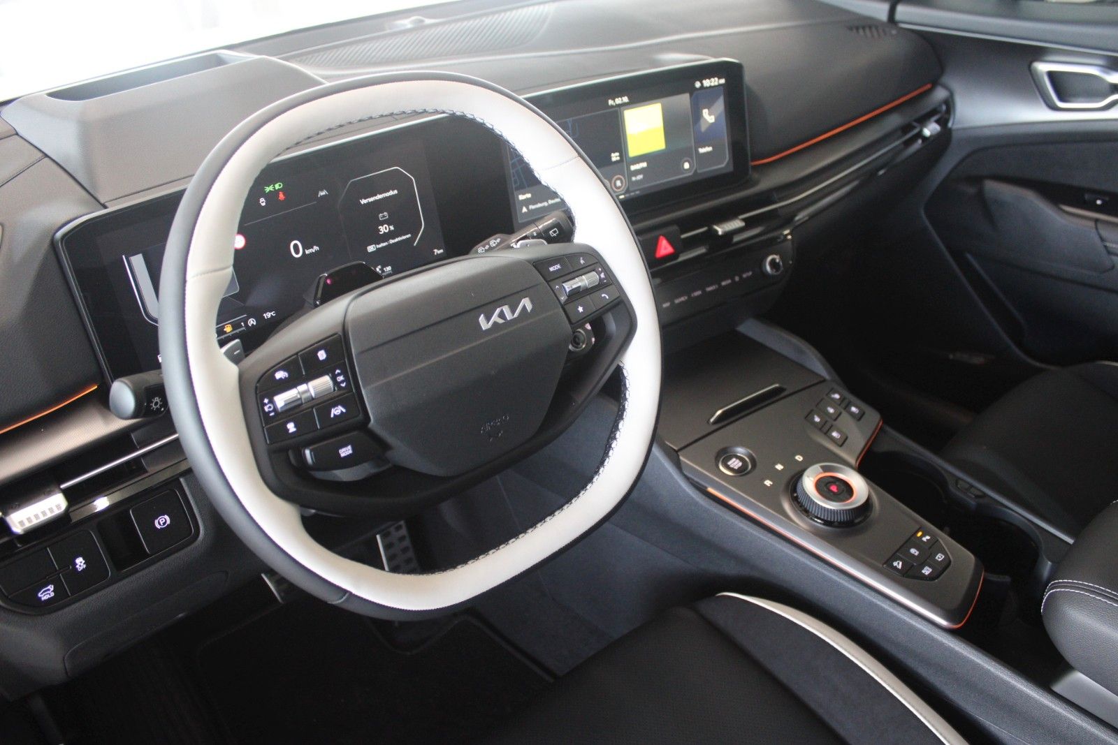 Fahrzeugabbildung Kia Sportage 1.6 T-GDI GT-Line Automatik SOUND-PAKET