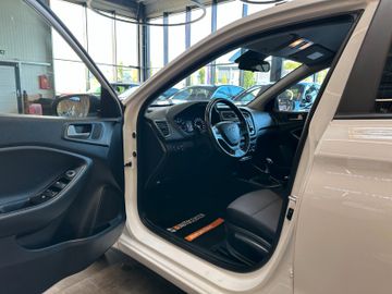 MYAUTOCENTER – Gebraucht- und Jahreswagen mit Werkstattservice in Pfaffenhofen Hyundai i20 *TÜV:828*KLIMA*TEMPO*CARPLAY*PDC*CAM*