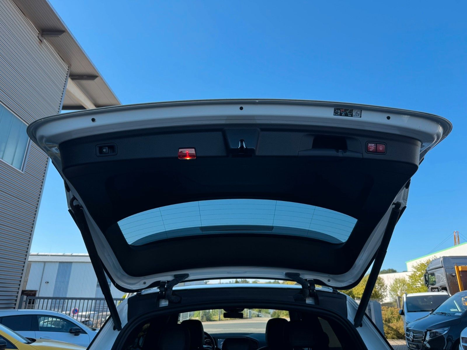 Fahrzeugabbildung Mercedes-Benz GLE 450 4M AMG+Distr+Pano+Night