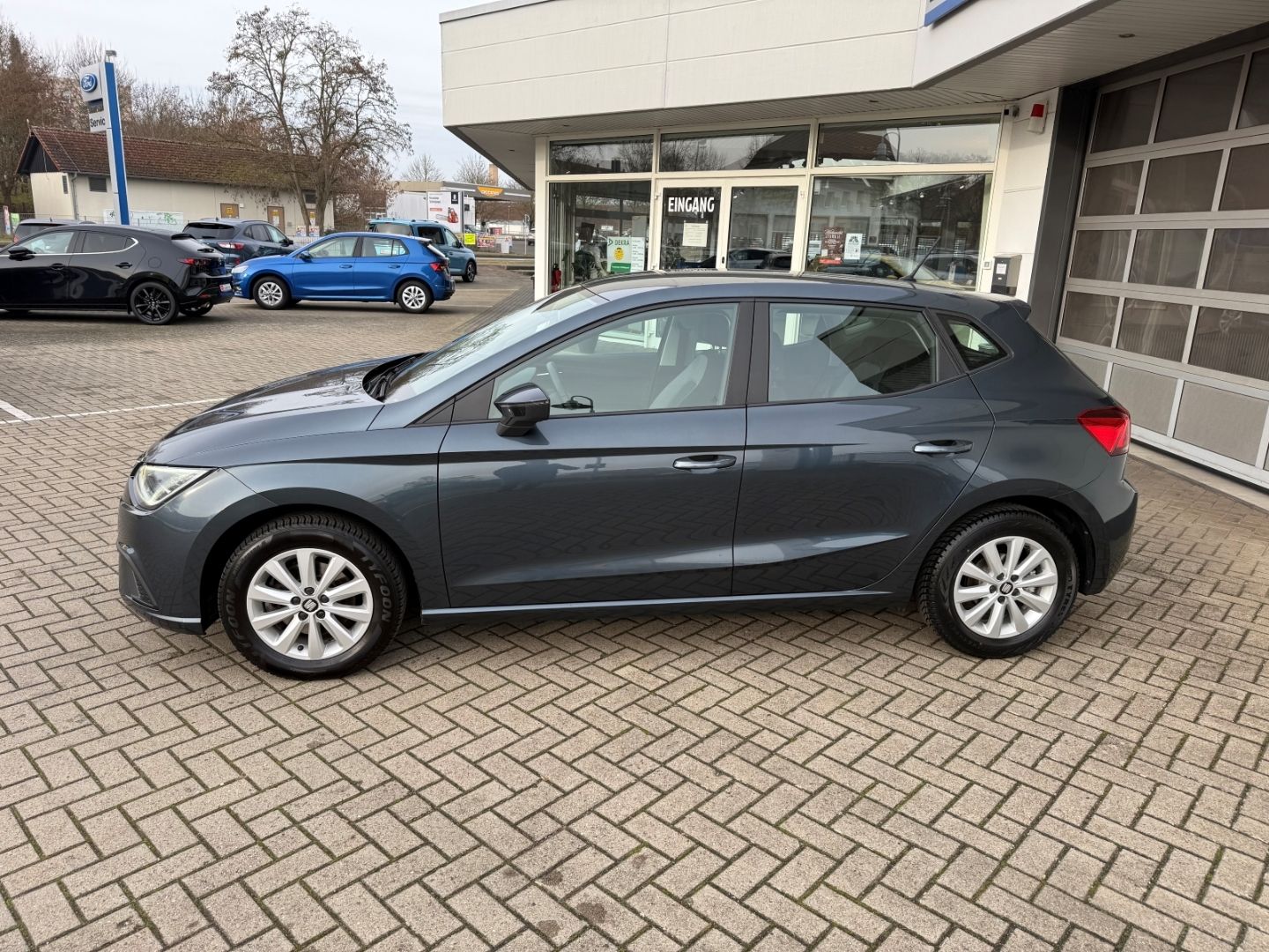 Fahrzeugabbildung SEAT Ibiza Style LED Mehrzonenklima SHZ Carplay Berg