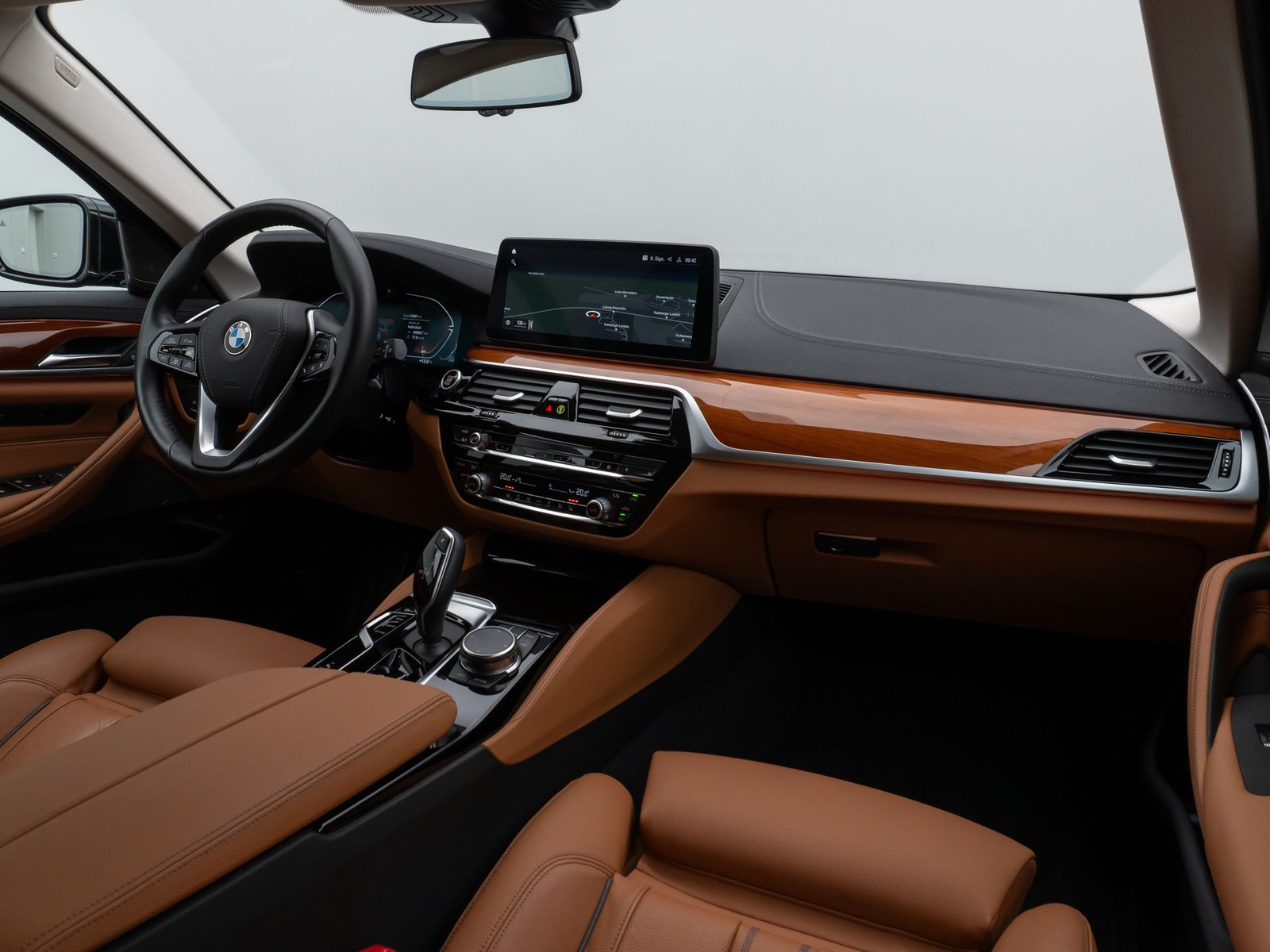 Fahrzeugabbildung BMW 530d xD Luxury Line Laser HUD DAB H/K AHK 19Zoll