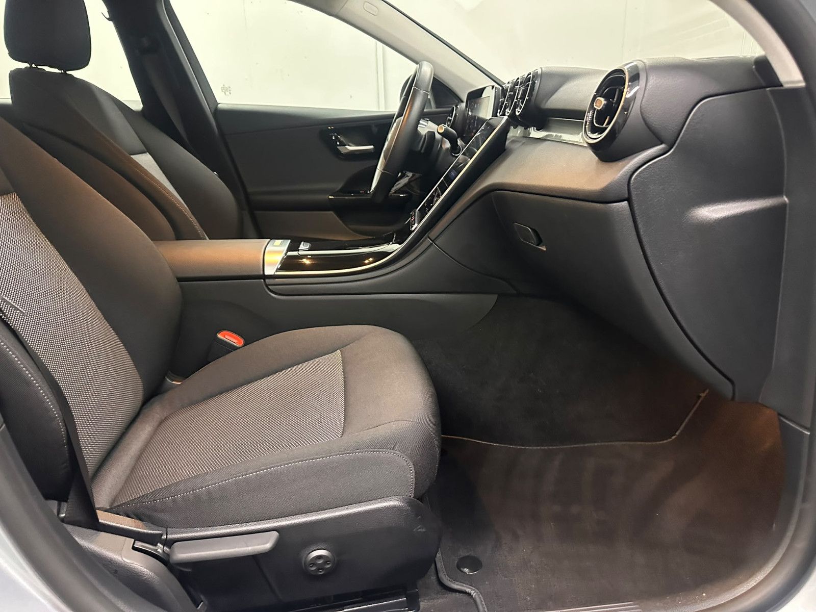 Fahrzeugabbildung Mercedes-Benz C 200 d T Autom. *KAMERA*AHK*DISTRO*LED*