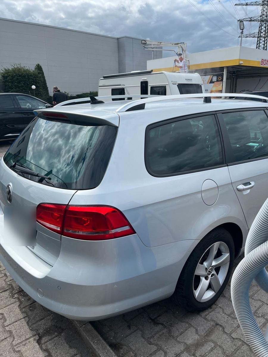 Volkswagen Passat 2012 — engine 122 HP (90kW)