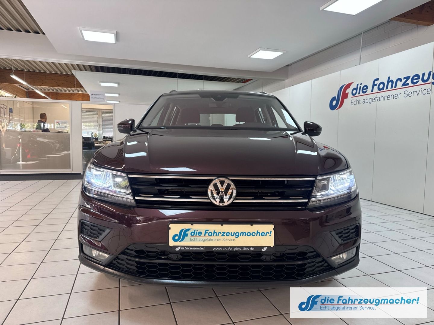 Fahrzeugabbildung Volkswagen Tiguan Comfortline BMT Start-Stopp 4Motion Navi