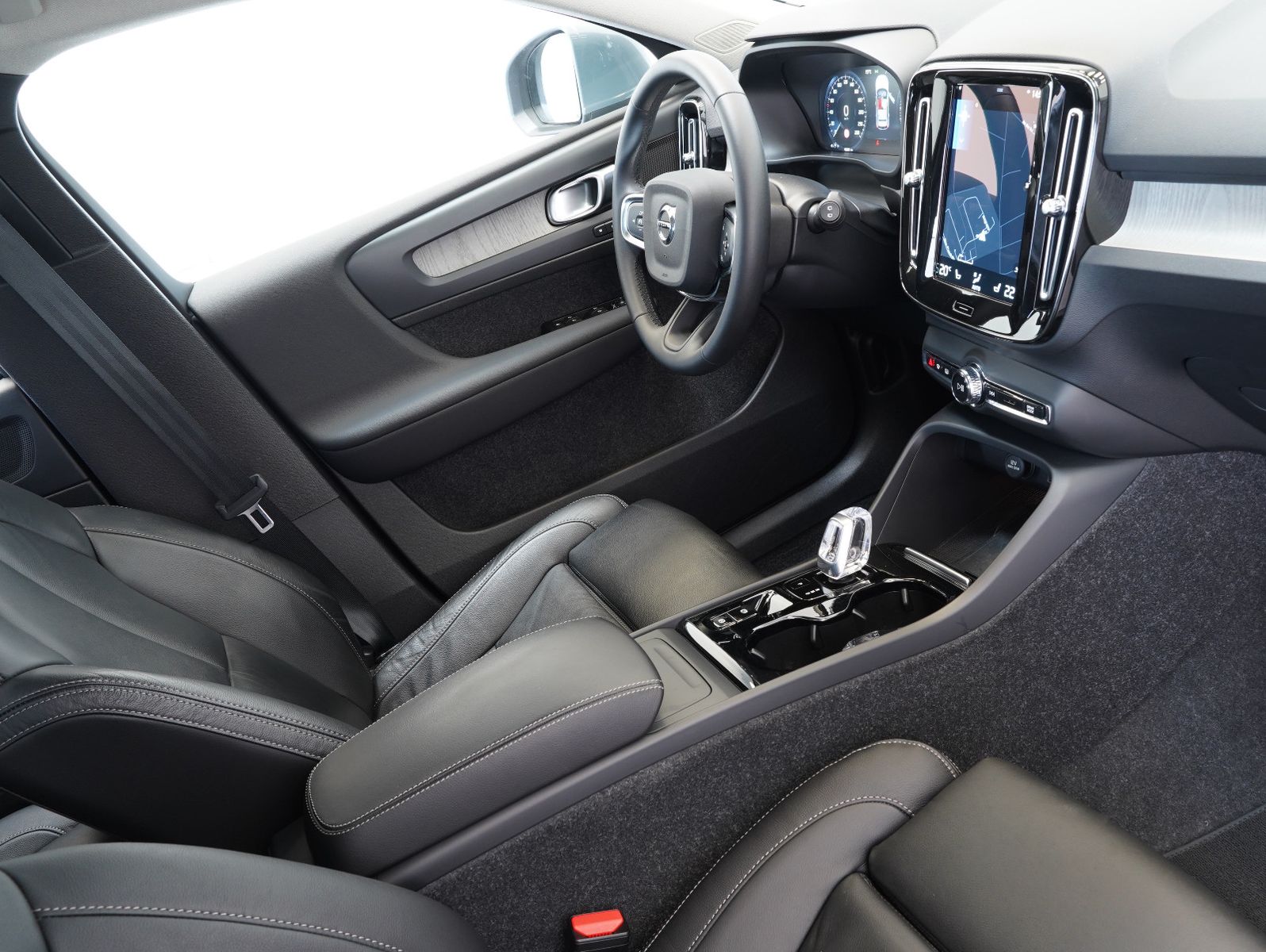 Fahrzeugabbildung Volvo XC40 B4 B Inscription LED/NAVI/ACC/LEDER/360°