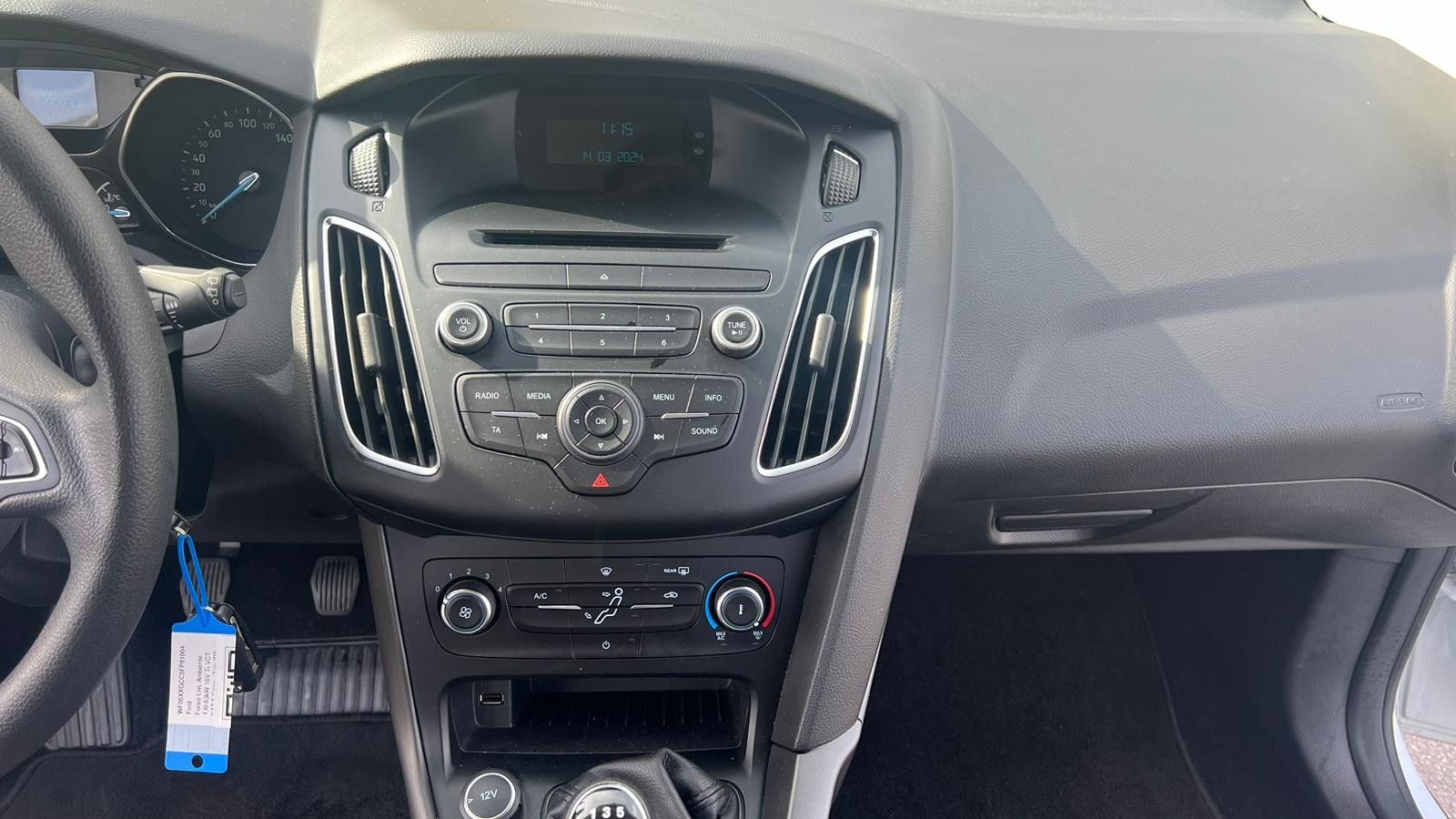 FORD Focus 1,6 Ti-VCT Lim. Ambiente PDC Klima Servo