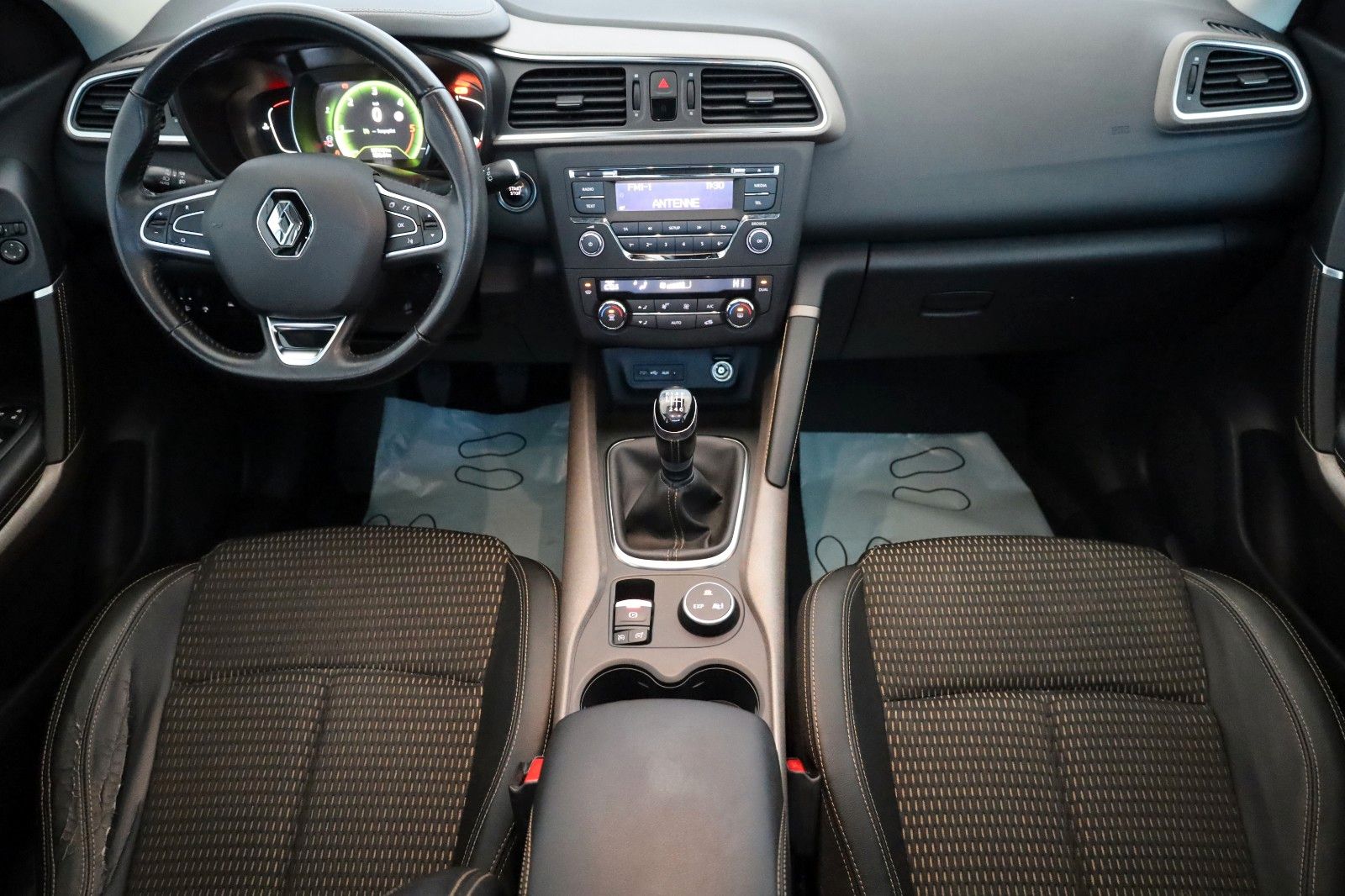 Fahrzeugabbildung Renault Kadjar XMOD,T.Leder,PDC,Panorama,8fach bereift