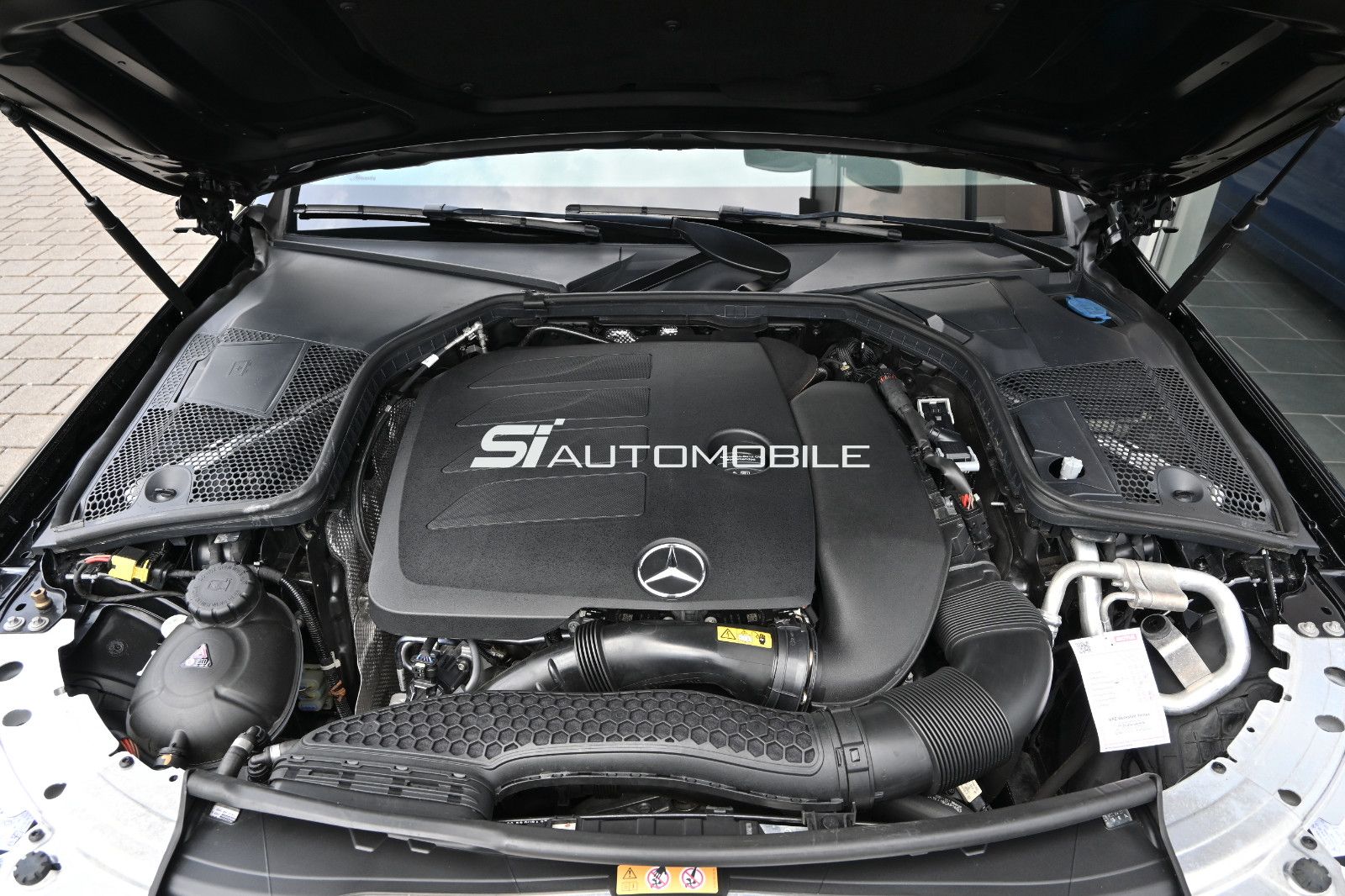 Fahrzeugabbildung Mercedes-Benz C 300 T Aut. Avantgarde °NIGHT°MULTIBEAM°KAMERA°