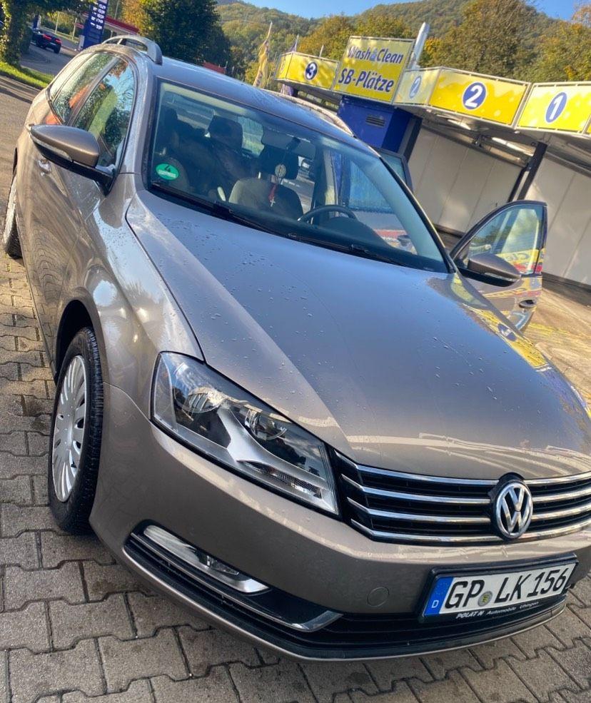 Volkswagen Passat 2011 — interior