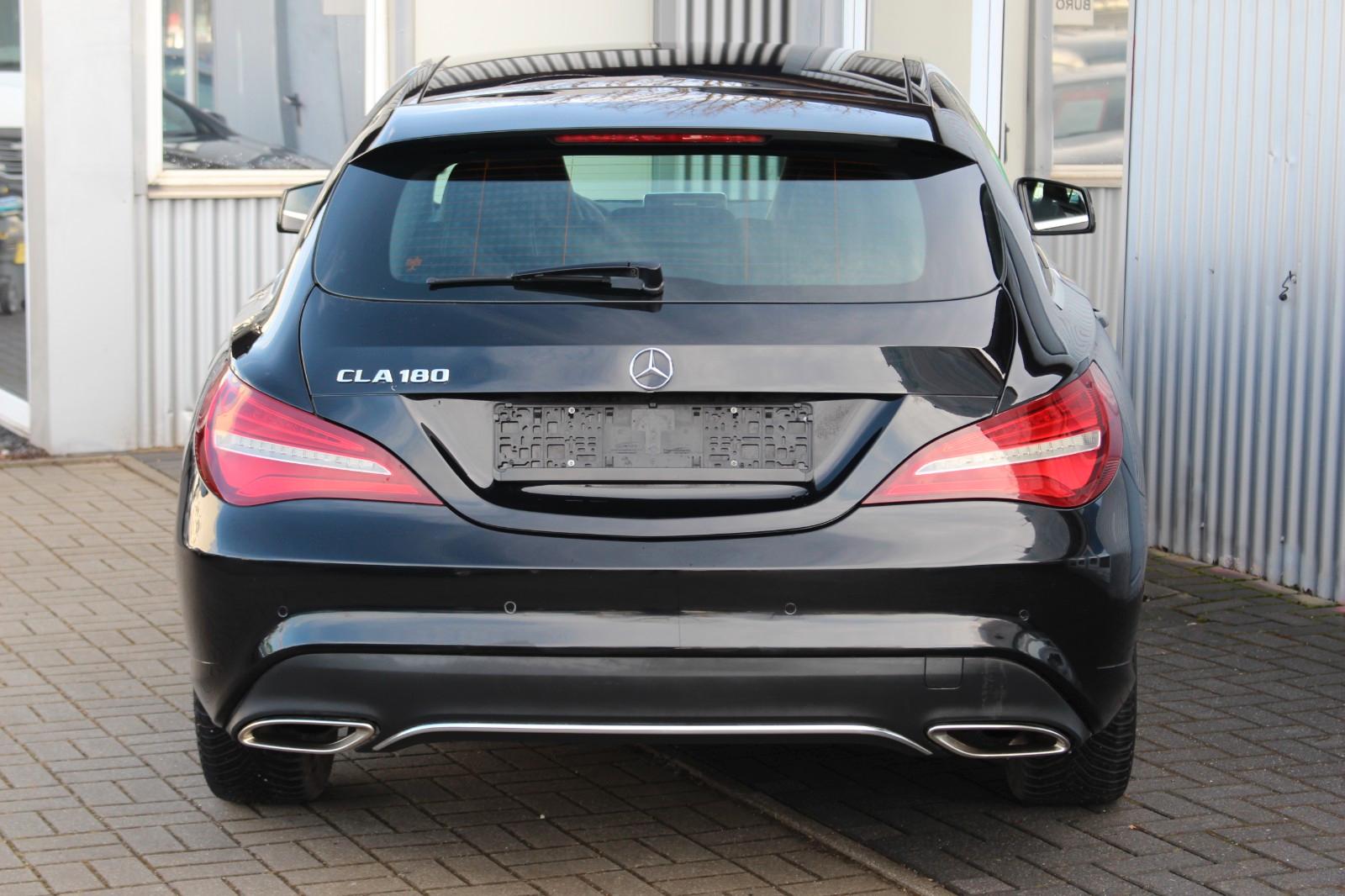 Mercedes-Benz CLA 180 Shooting Brake AMG line+Navi+LED+T-Leder