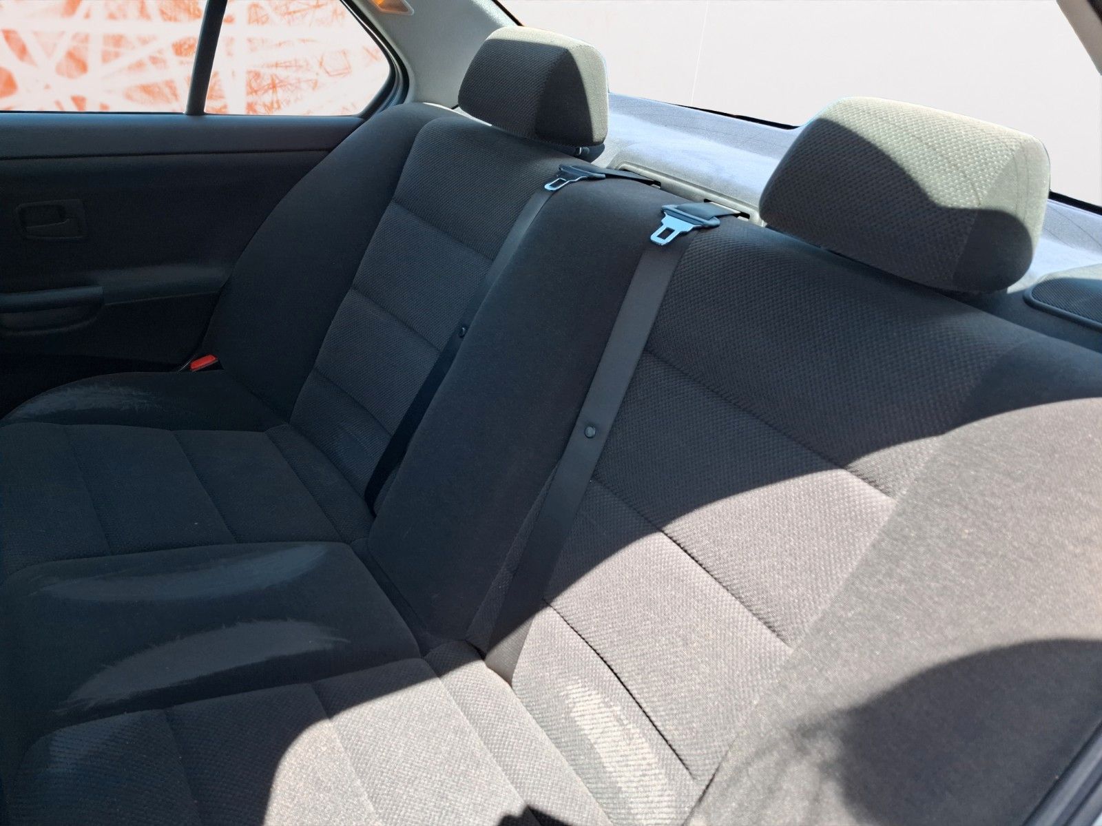 Fahrzeugabbildung BMW 318 ! Schiebedach ! SHZ ! PDC ! TÜV 05/26
