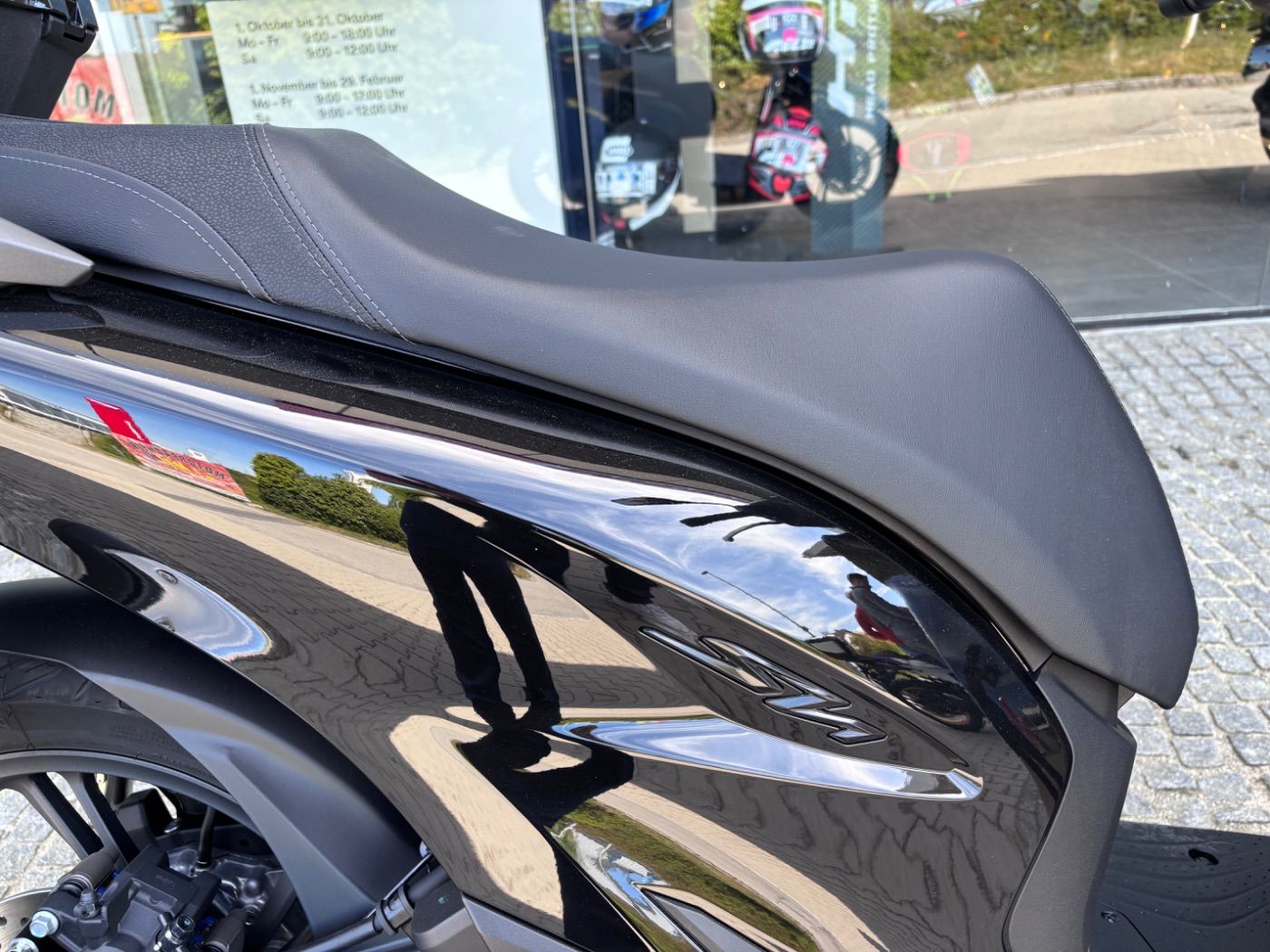 Fahrzeugabbildung Honda SH 125 i inklusive Smart-Topcase