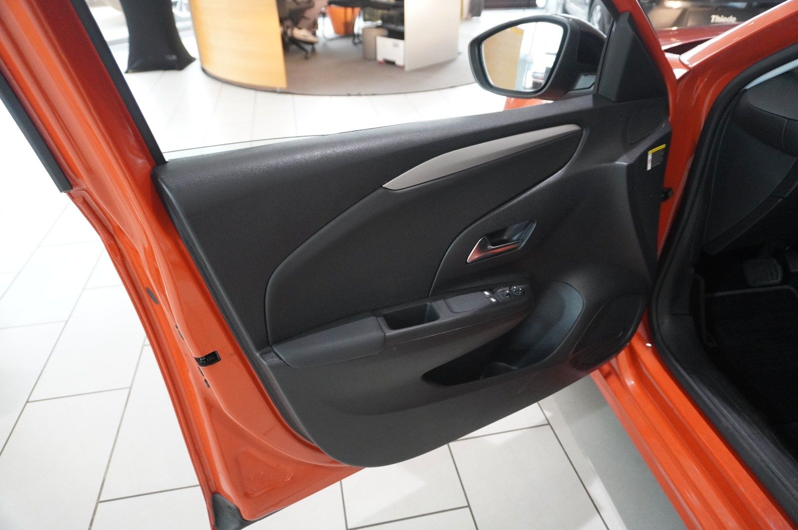 Fahrzeugabbildung Opel Corsa-e F EDITION 7KW NAVI/VIRT/TEMP/DAB/WÄRMEP.