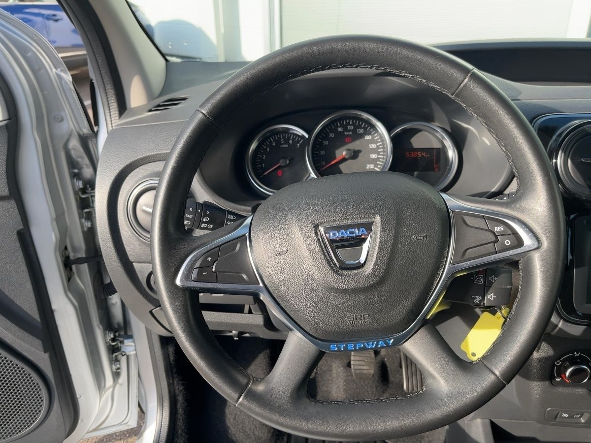 Fahrzeugabbildung Dacia Dokker Stepway Plus TCe 130