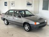 Opel Kadett E 1.6 i KAT Automatik TRAUM ZUSTAND - Opel Kadett mit Benzin-Antrieb: Limousine